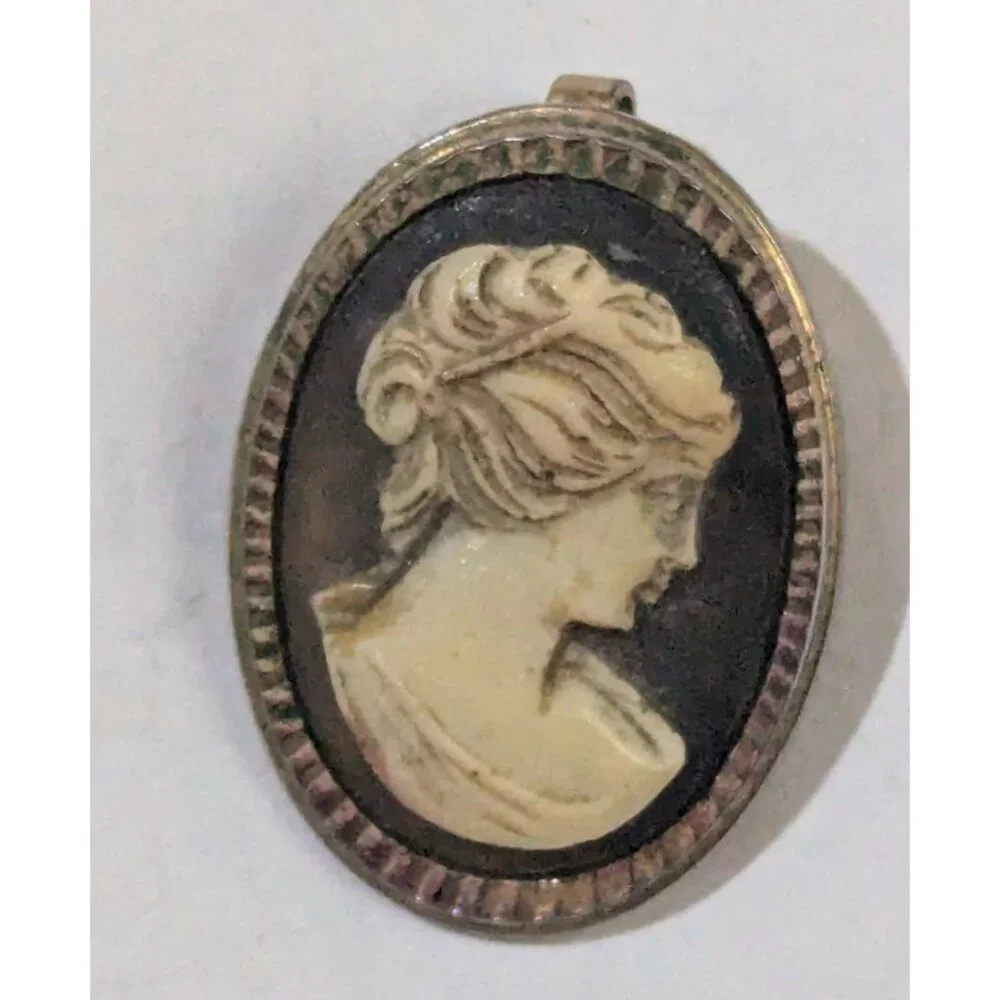 Vintage Black‎ Cameo Brooch Pendant Gold Tone Woman Profile Victorian Style 1.5